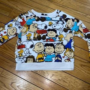 Peanuts sweatshirt! Sz:Sm super cute and a must